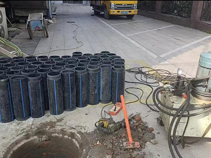 红原PE置换管厂家 DN315置换管 非开挖管短管置换